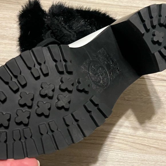 Guess Faux Fur Booties white black boots - Picture 3 of 7